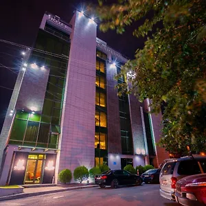 Otel Capitol By Umbrella